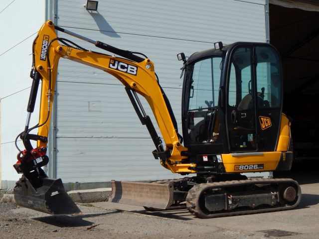 JCB 8026